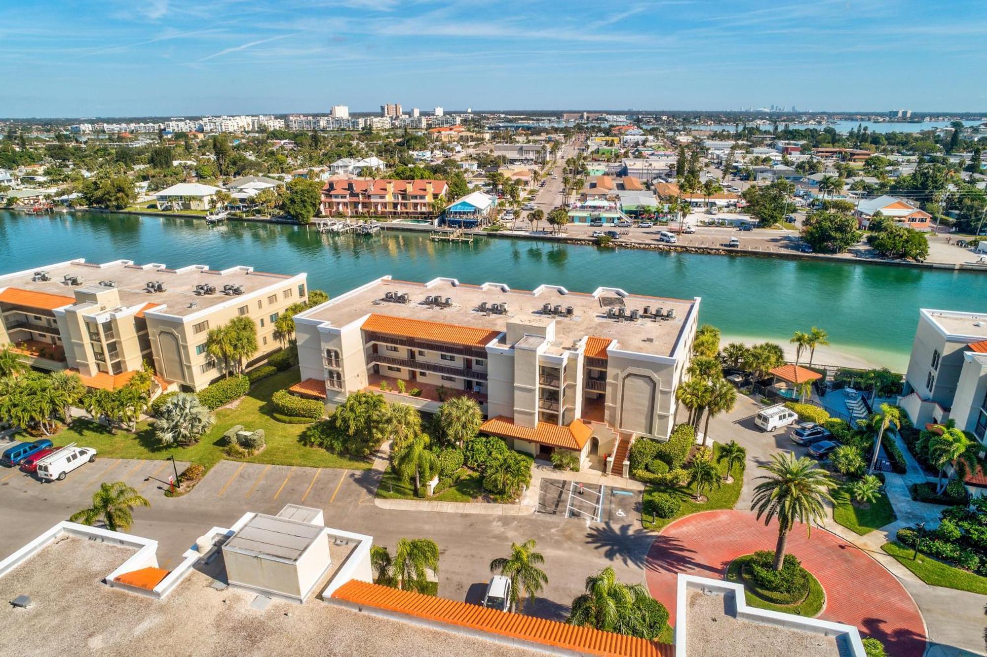 Land'S End 9-403 Beach Front - Premier Villa St. Pete Beach Exterior photo